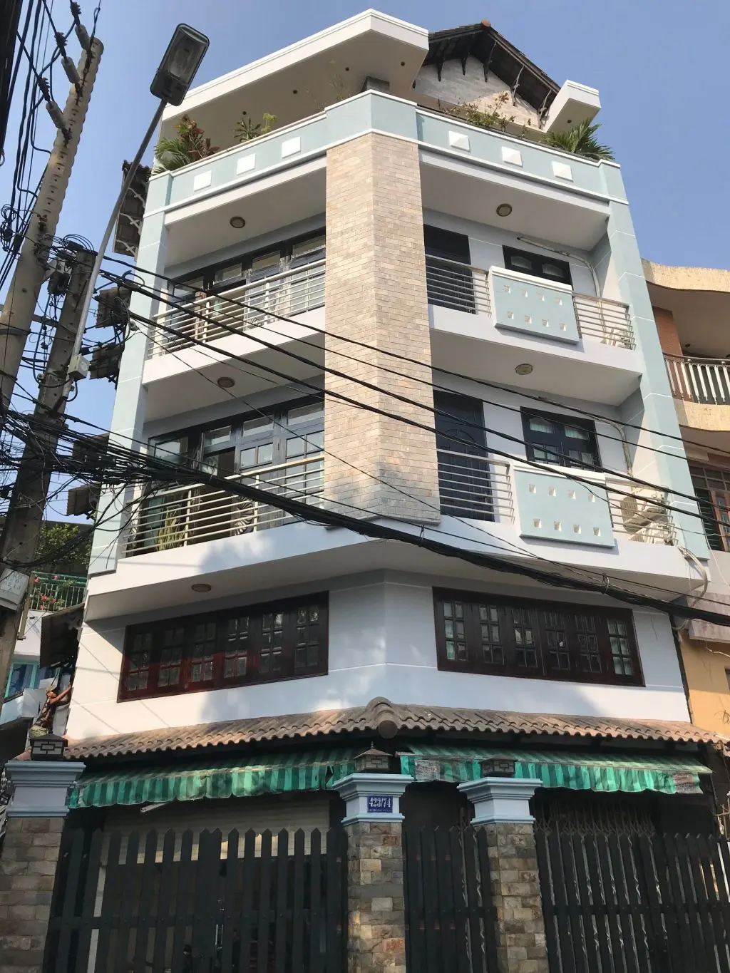 H&igrave;nh&nbsp;ảnh&nbsp;thi c&ocirc;ng dự &aacute;n sửa chữa&nbsp;nh&agrave; tại phường 5, Quận 11