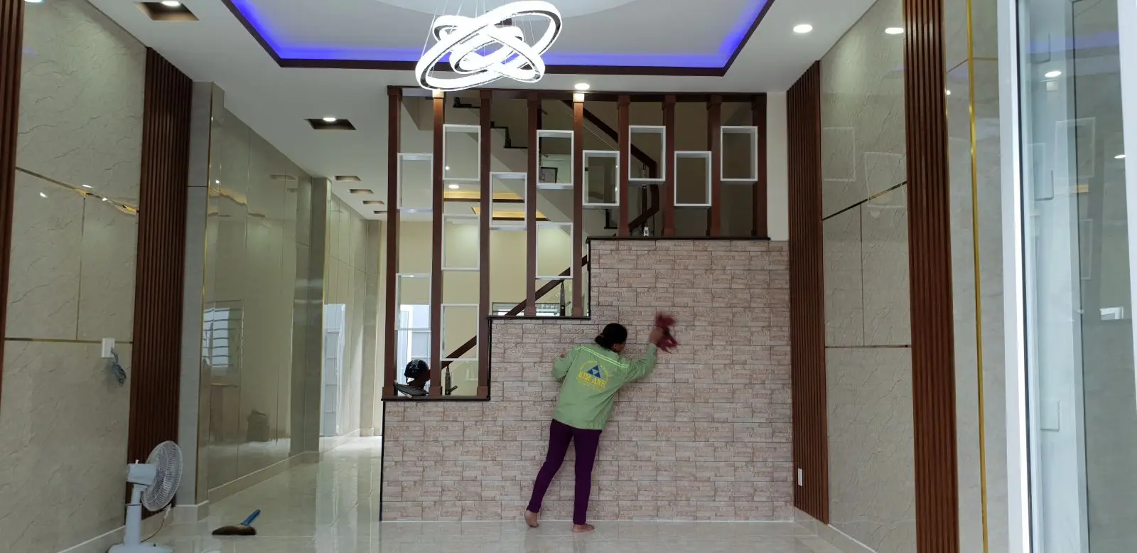 C&ocirc;ng t&aacute;c vệ sinh ho&agrave;n thiện ph&ograve;ng kh&aacute;ch nh&agrave; phố trọn g&oacute;i T&acirc;n Tạo B&igrave;nh T&acirc;n trước khi b&agrave;n giao