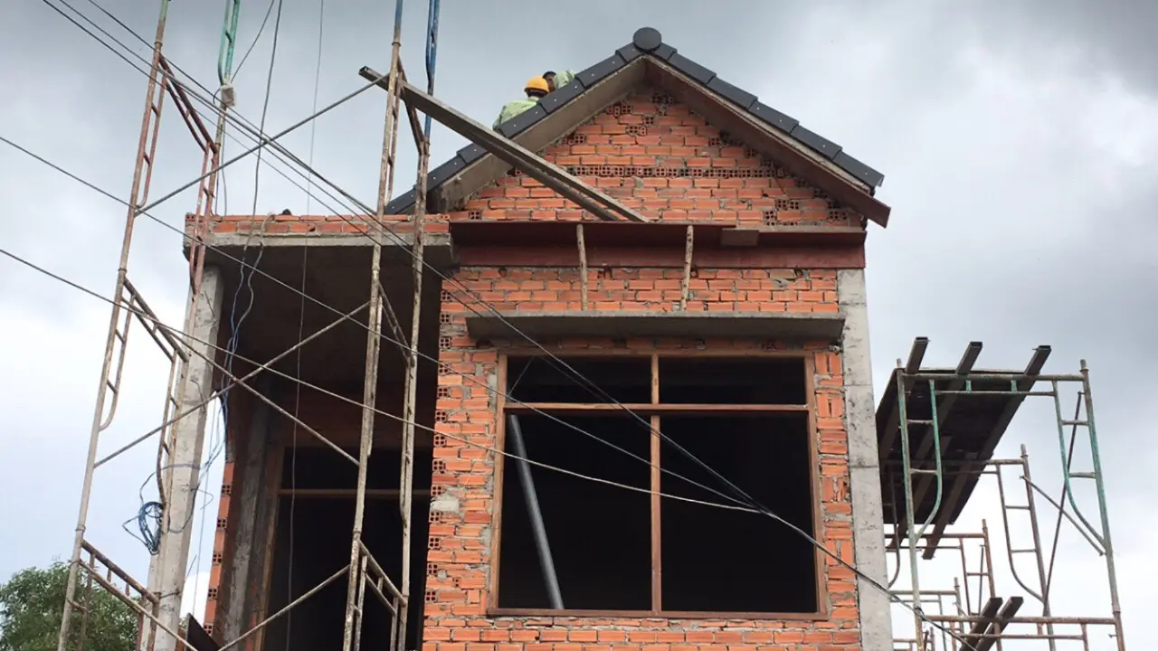 Nh&agrave; phố 2 tầng m&aacute;i ng&oacute;i&nbsp;tại Đức H&ograve;a