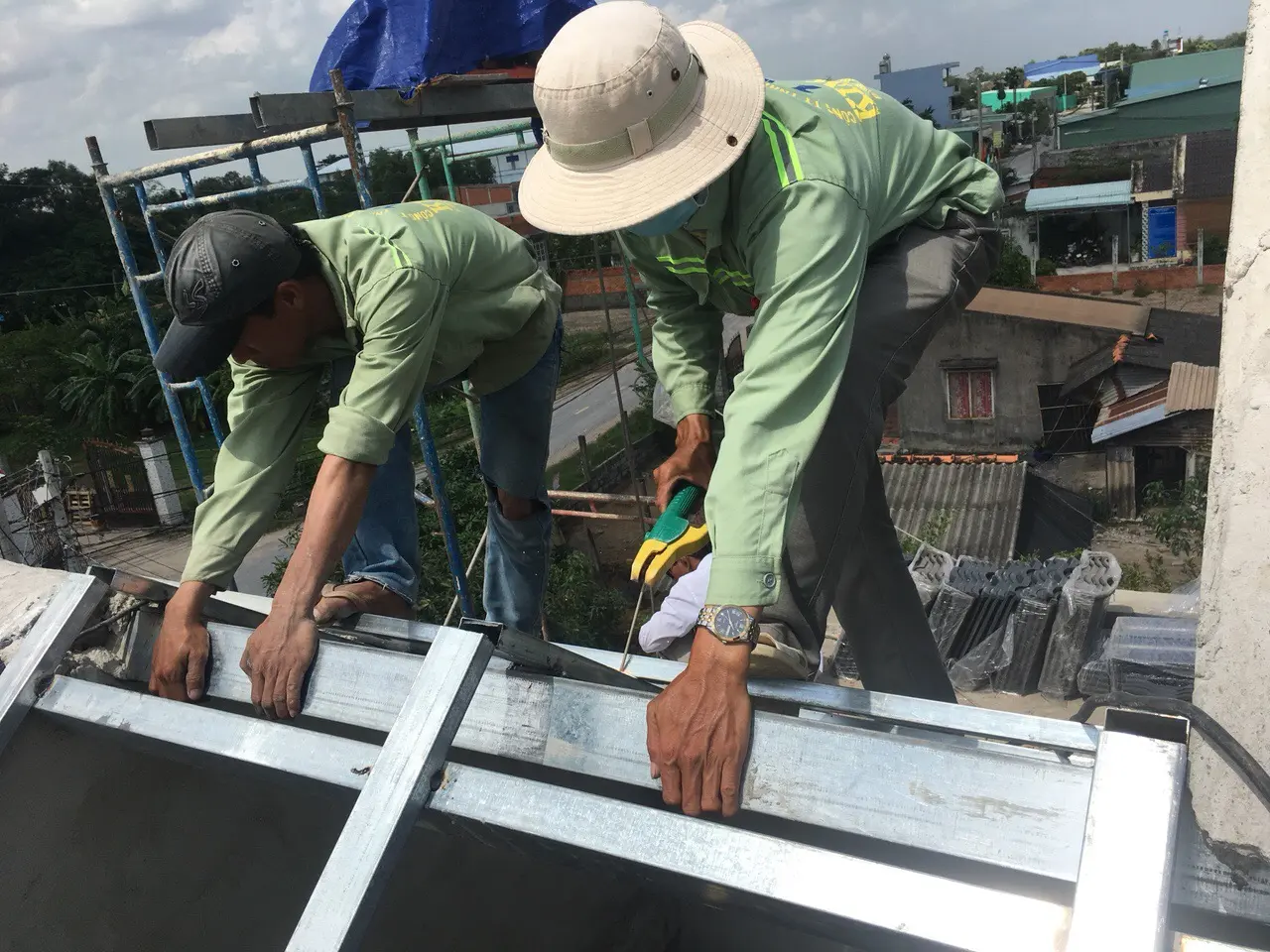Nh&agrave; phố 2 tầng m&aacute;i ng&oacute;i&nbsp;tại Đức H&ograve;a