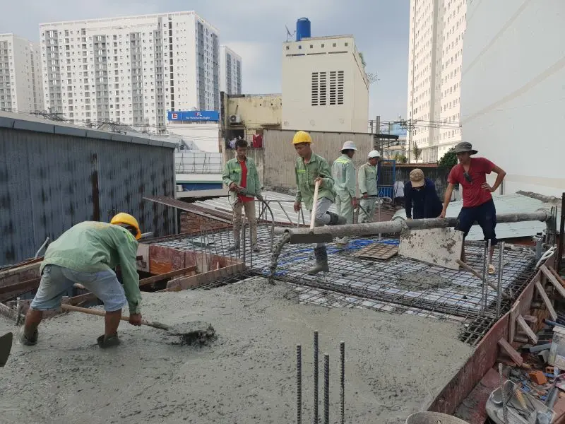Đổ b&ecirc; t&ocirc;ng s&agrave;n lầu nh&agrave; phố 3 tầng 1 tum tại T&acirc;n Thới Nhất Quận 12 &ndash; Đội X&acirc;y Dựng Kim Anh