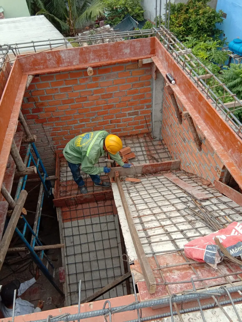 Thi c&ocirc;ng cốt th&eacute;p s&agrave;n v&agrave; &ocirc; th&ocirc;ng tầng nh&agrave; phố Cao Lỗ Quận 8 &ndash; X&acirc;y Dựng Kim Anh