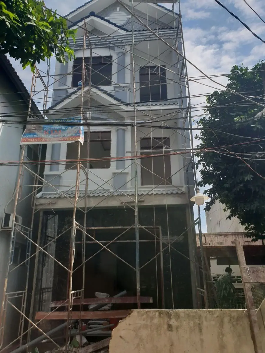 Mặt tiền nh&agrave; phố 1 trệt 2 lầu c&oacute; tum sơn ho&agrave;n thiện tại Hiệp Ph&uacute; TP Thủ Đức &ndash; X&acirc;y Dựng Kim Anh b&agrave;n giao