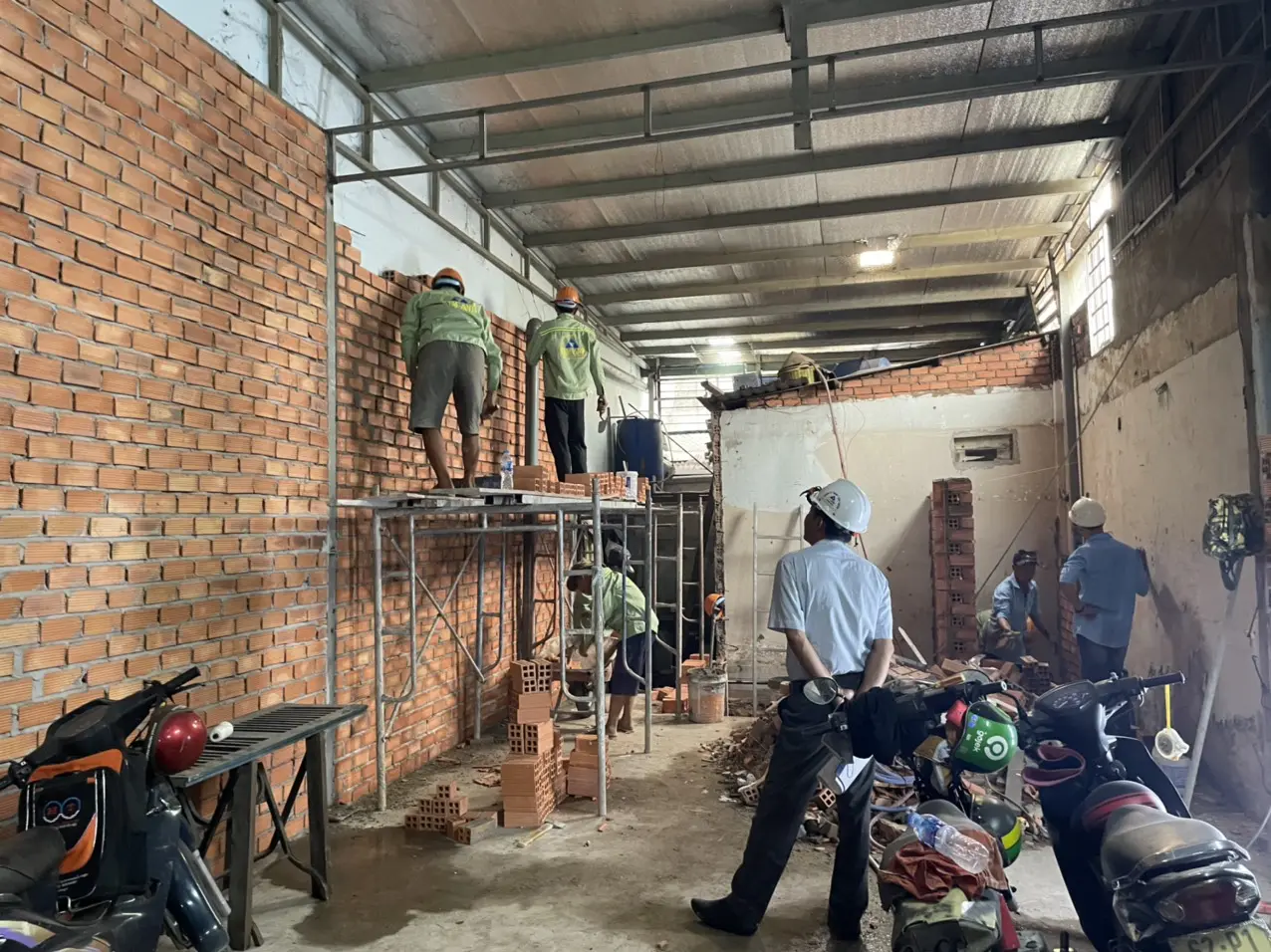 KS Kim Anh gi&aacute;m s&aacute;t dự &aacute;n sửa chữa nh&agrave; tại H&oacute;c M&ocirc;n