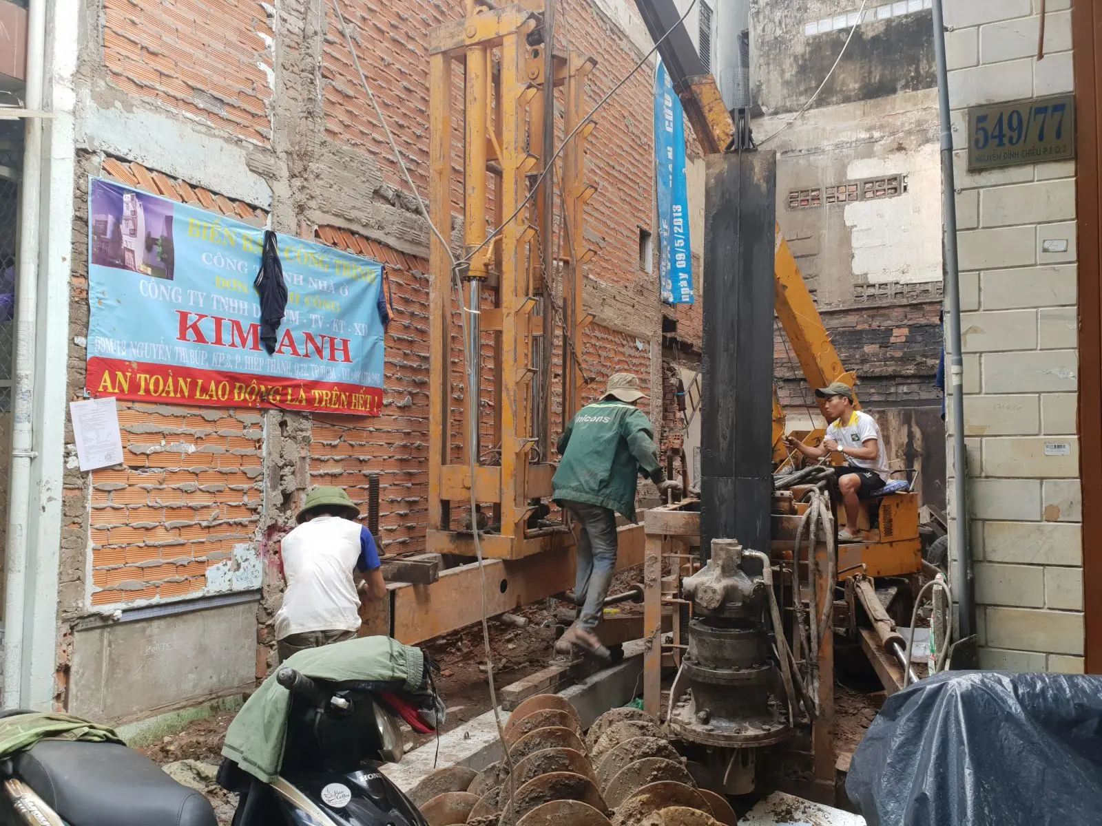 &Eacute;p cọc b&ecirc; t&ocirc;ng bằng phương ph&aacute;p NEO dự &aacute;n nh&agrave; phố Quận 3